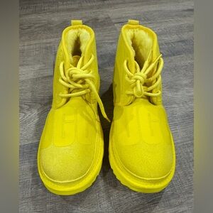 NEW!!! UGG Neumel Scatter Graphic Chukka Boots- Canary Yellow, Big Kid’s Size 5